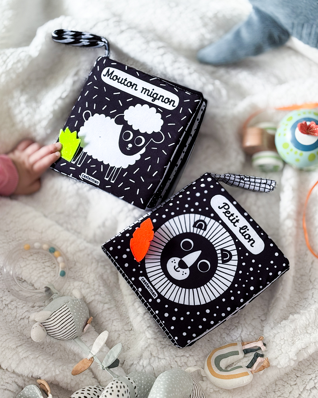 Le Premier Livre Tissu de Bébé - Collection Casterman – Image 1
