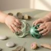 Lot de 2 balles sensorielles en silicone Vert - Thumbnail Image 3